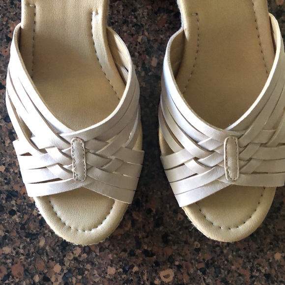 Lucky Brand Noxa Heeled Sandals - Picture 7 of 7